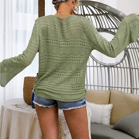 Flowy Green Bell sleeve Sweater - Picture 8 of 8